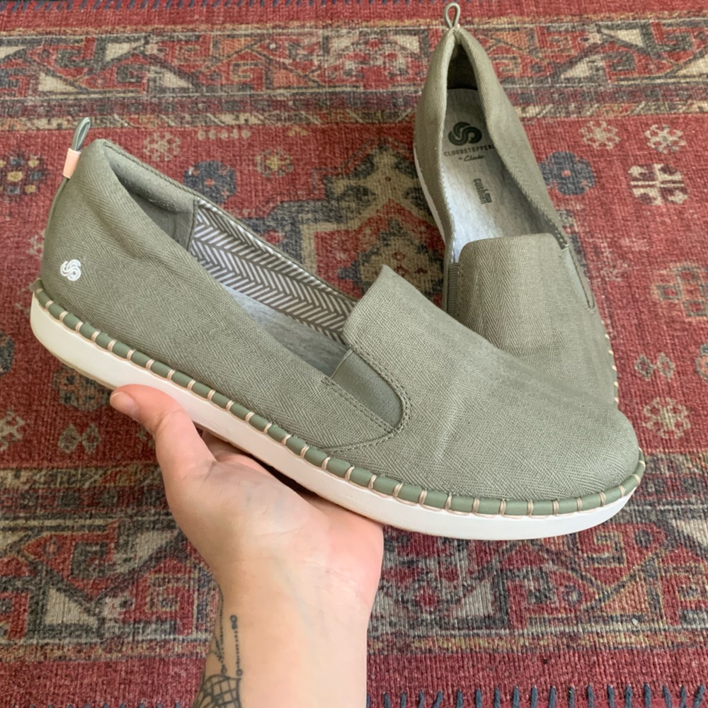 Cloudsteppers by Clarks Slip On Sage Sneakers Women’s Size 11